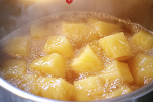 Receita de Calda de Abacaxi para Bolo: Delícia fácil e rápida